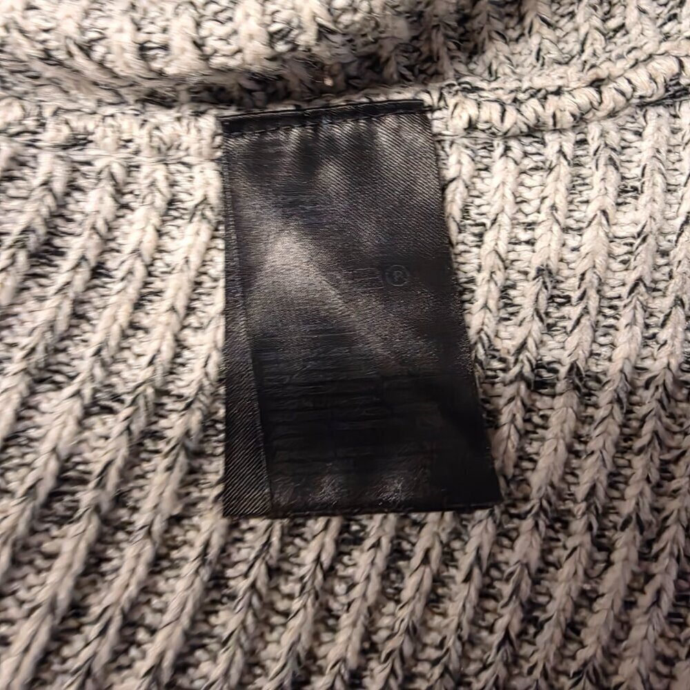 Basic Cardigan - Picture 5 of 6